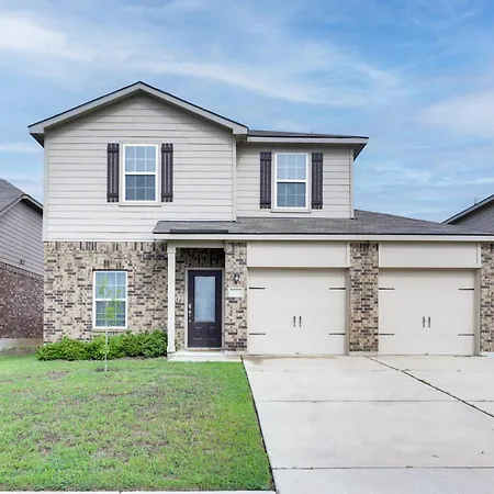 Pet-Friendly Home With Fenced Yard In Manor